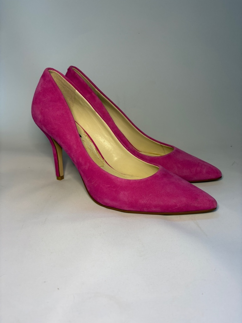 Nine West Fuchsia Suede Pointed‎ Toe Barbiecore Pumps Size 10.5
